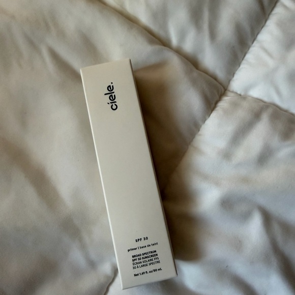 Ciele Prime & Protect SPF 30 Makeup Primer - Green - Picture 2 of 3